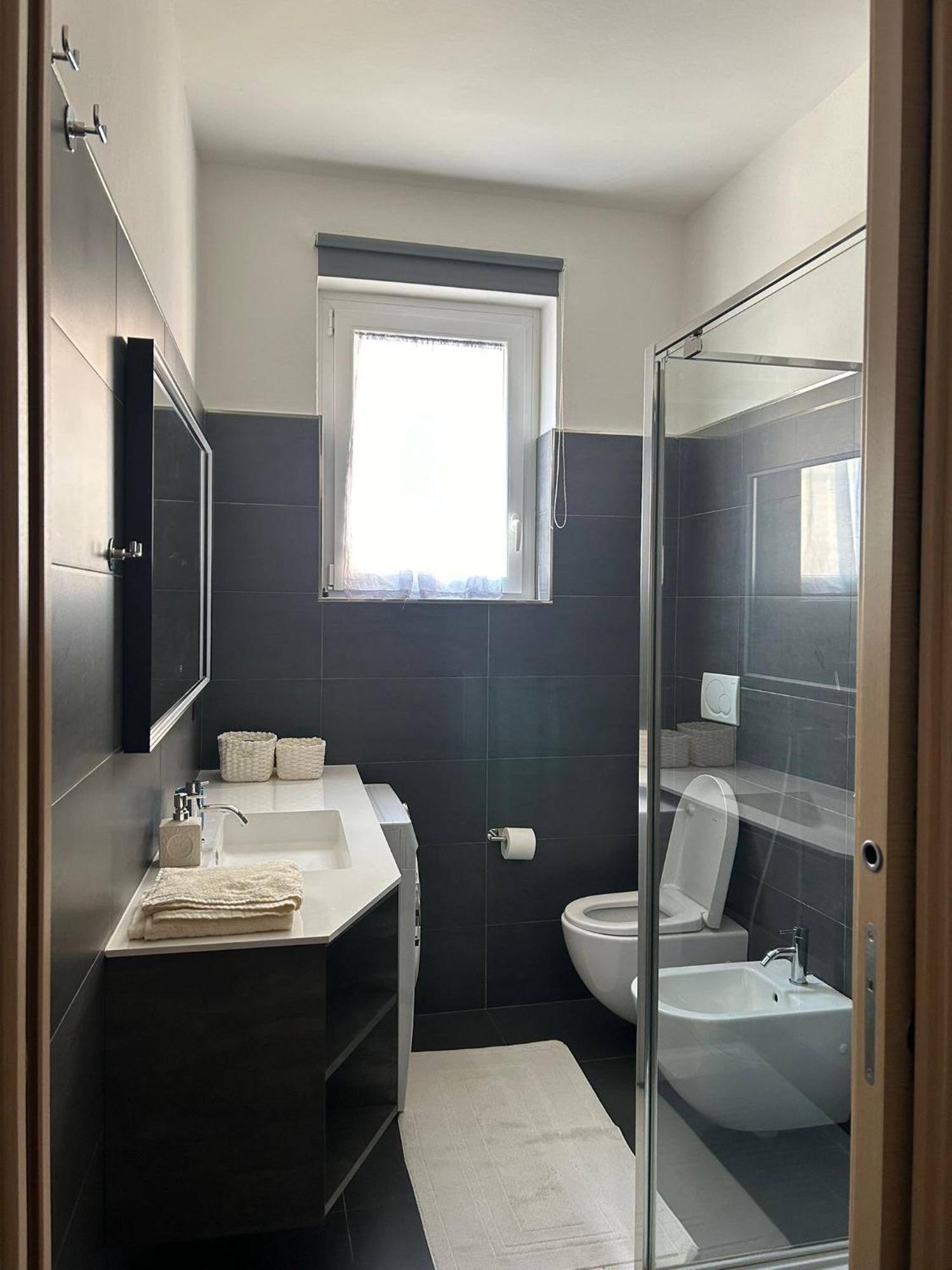 M&M Bergamo Center - Modern Flat With Free Wifi-Netflix And Welcome Italian Coffee Bagian luar foto
