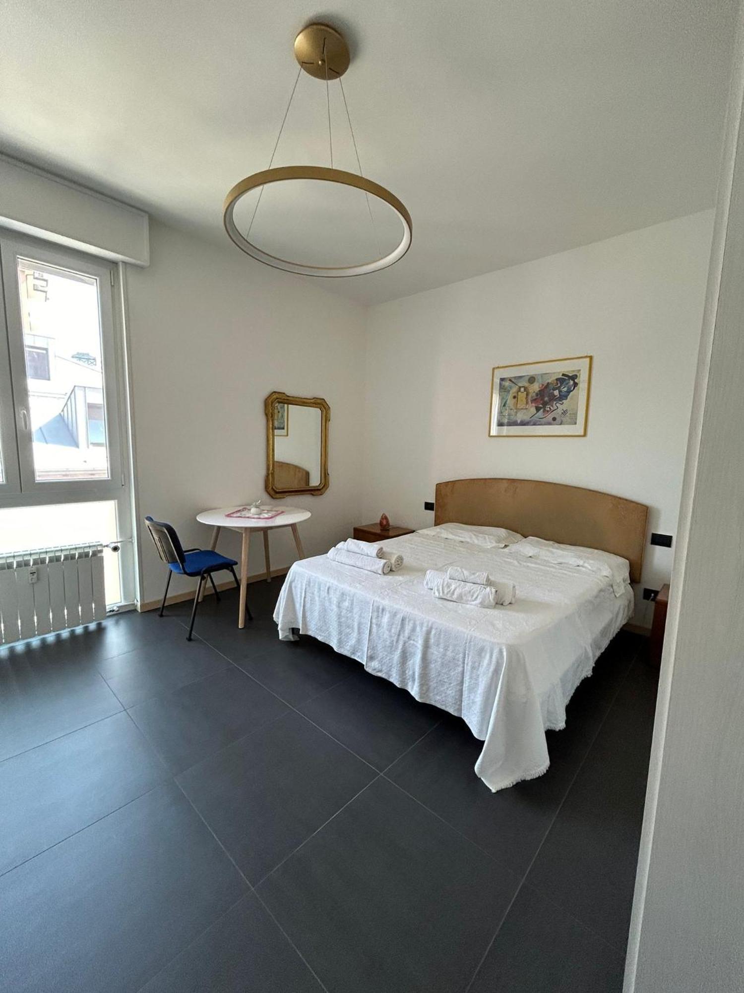 M&M Bergamo Center - Modern Flat With Free Wifi-Netflix And Welcome Italian Coffee Bagian luar foto