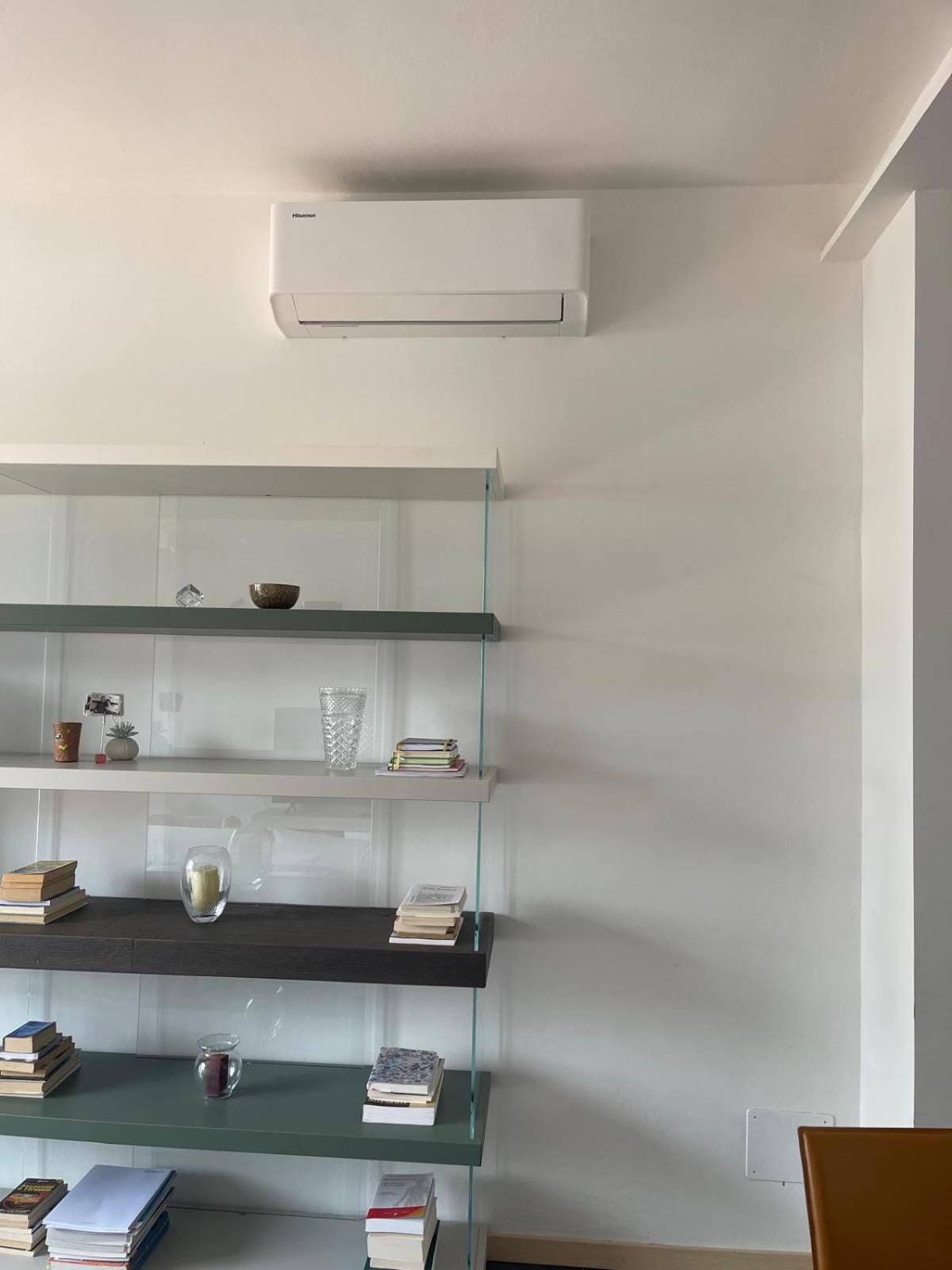 M&M Bergamo Center - Modern Flat With Free Wifi-Netflix And Welcome Italian Coffee Bagian luar foto